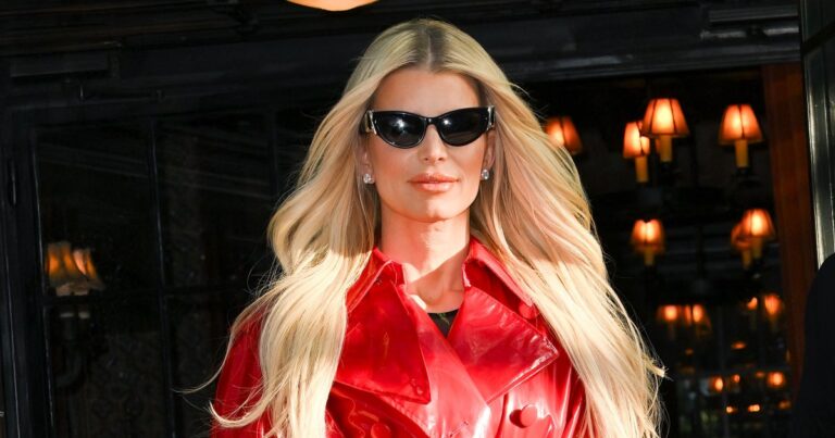 Blonde shade of Jessica Simpson is achieved with this shine at 18 dollars