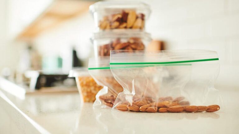 Ziploc, Rubbermaid is suing for microplasty exposure. Are plastic food containers safe?
